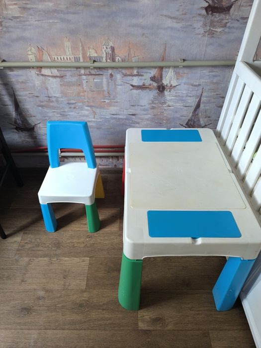 Стіл та стілець дитячий