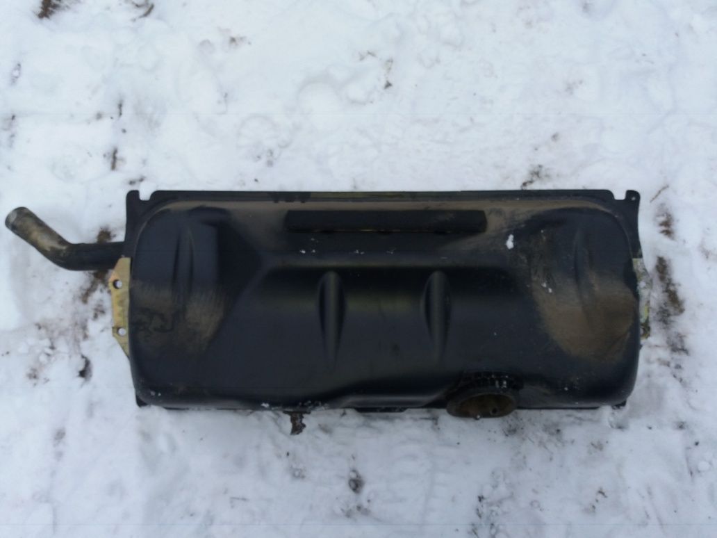 Паливний  бак  мерседес  w 123  D240