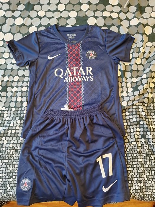Equipamento criança Vitinha 17 PSG