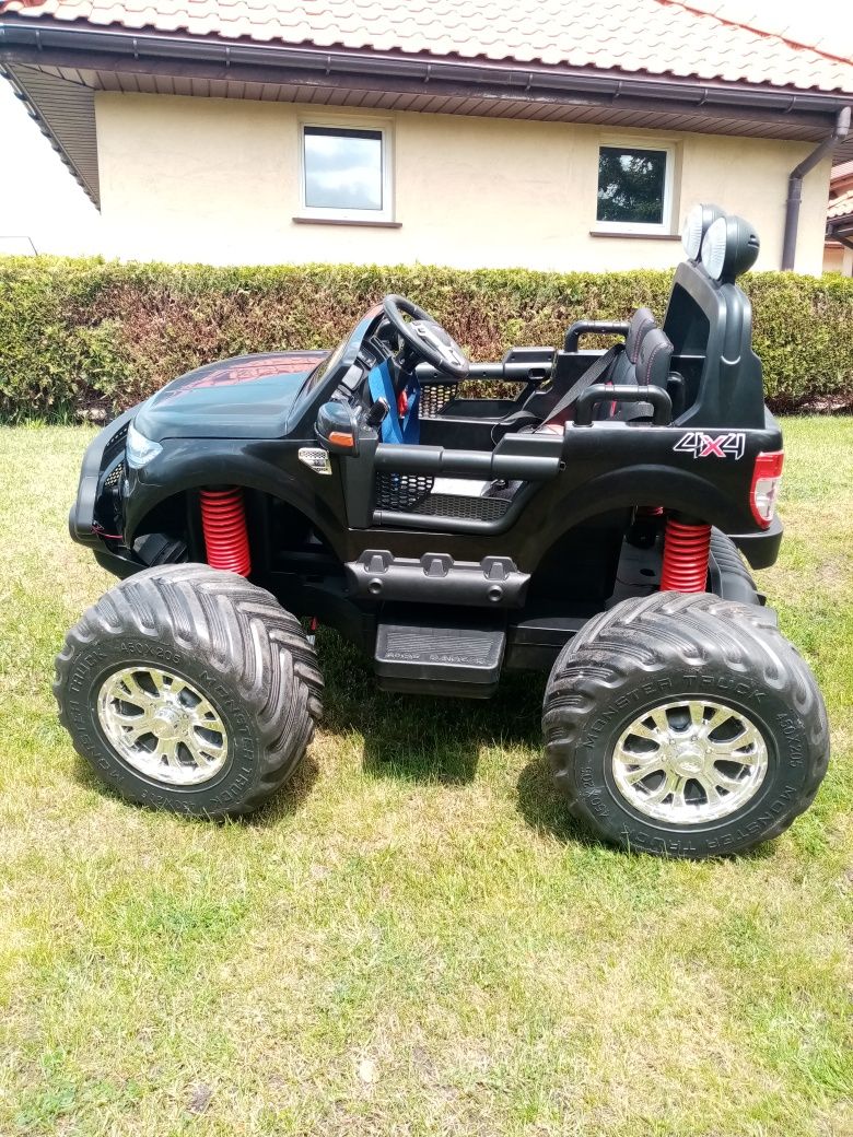 Samochód Elektryczny Ford Ranger Monster truck 4x4 duży 2 osobowy.