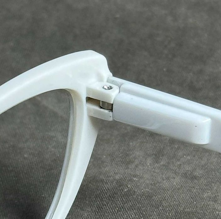 Жіночі окуляри з білою пластиковою оправою для зору ± – код 550 С1