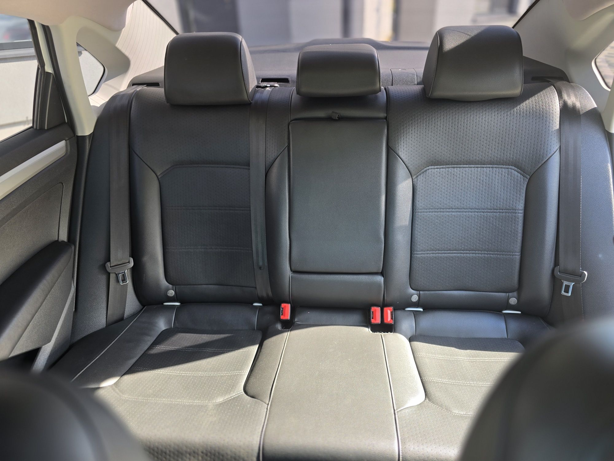 Volkswagen Passat B8 2.0 2018 рік