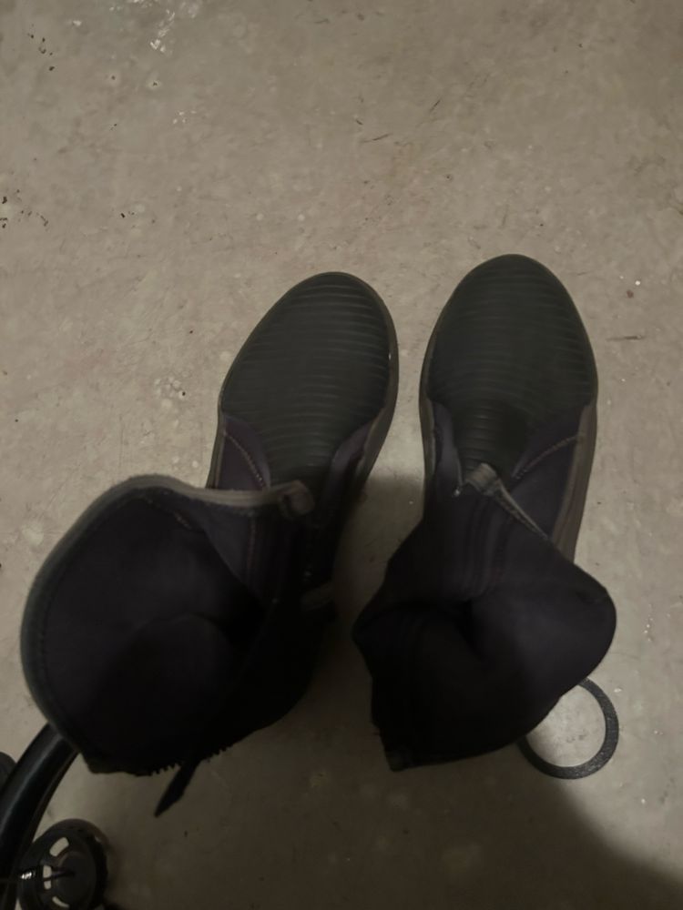 Batbatana e botas mergulho