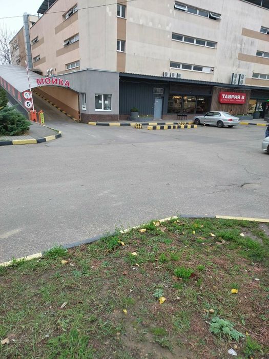 Сдам парковочное место(ул.Заболотного/Сахарова 22)