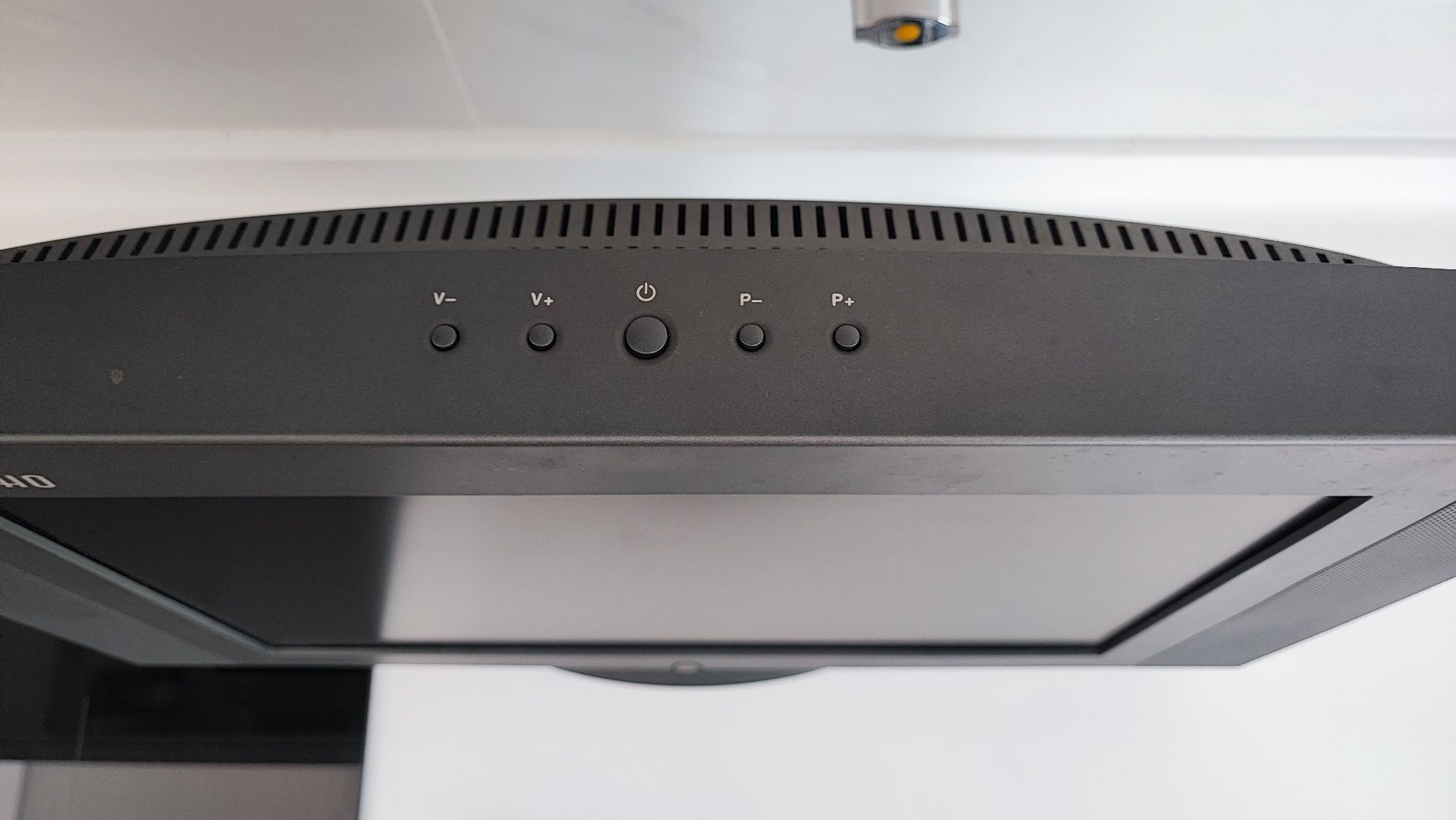 Televisão LCD Tekko 17" (17 polegadas)