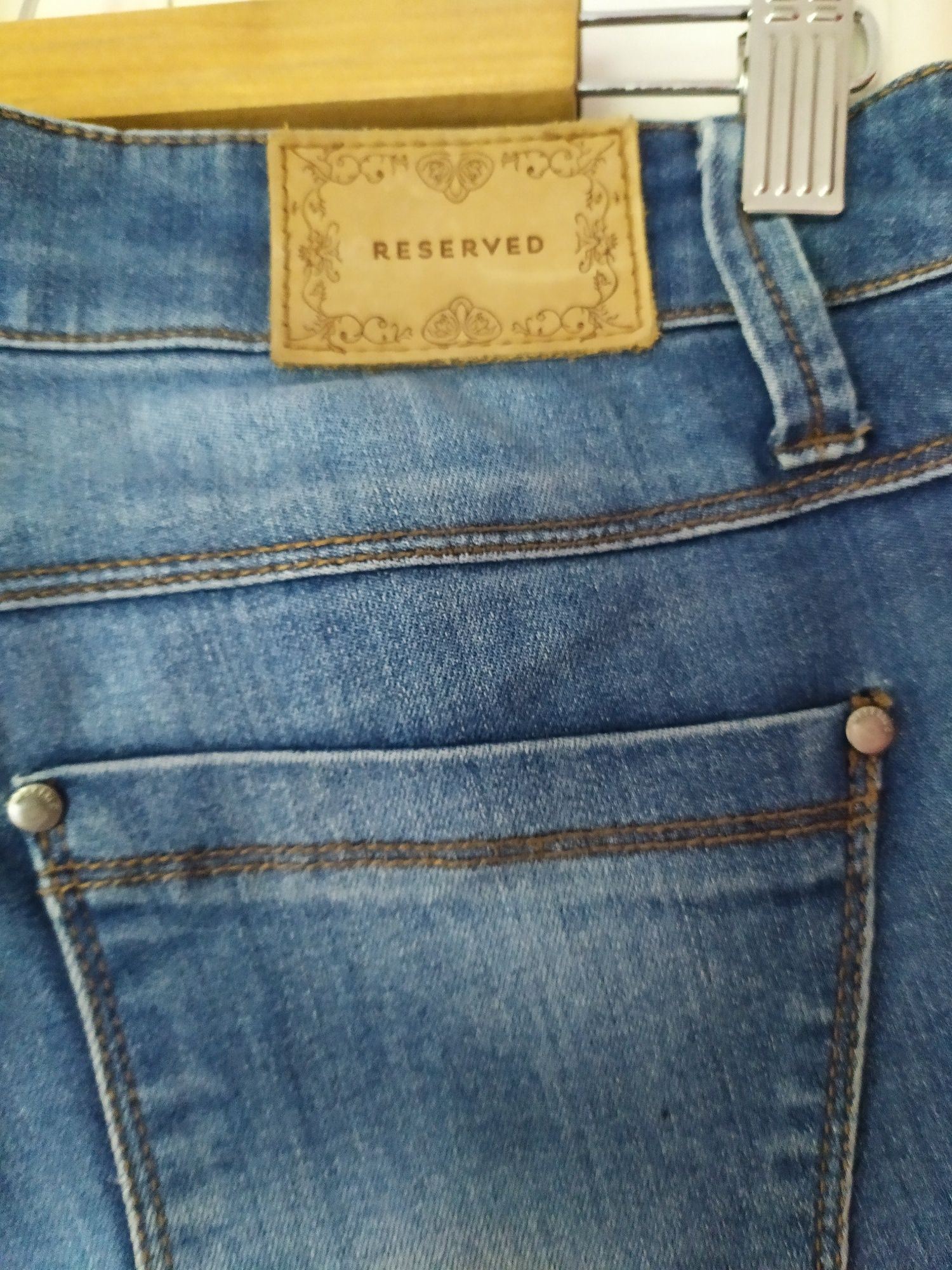Spodnie jeansowe Reserved M