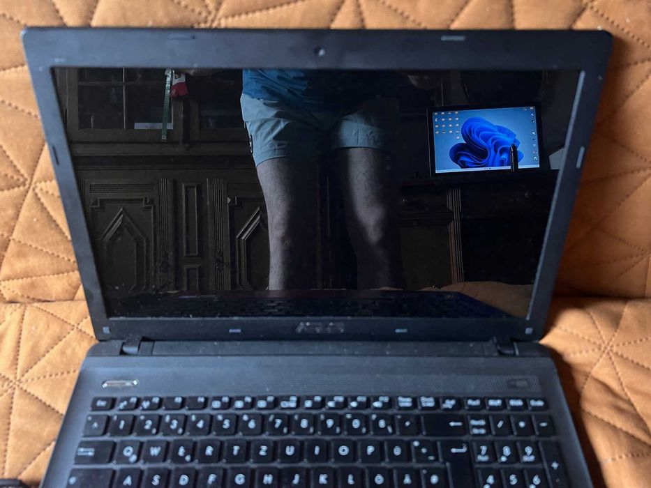 Laptop Asus A55V Czerwony - Intel Core i5, 8GB RAM, 750GB HDD, NVIDIA
