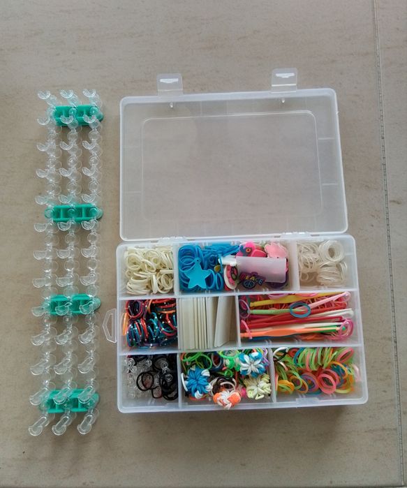 Kit elásticos para fazer pulseiras e outro