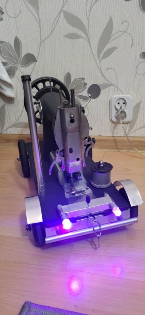 Maszyna do szycia Hand Made lokotywa traktor ręcznie