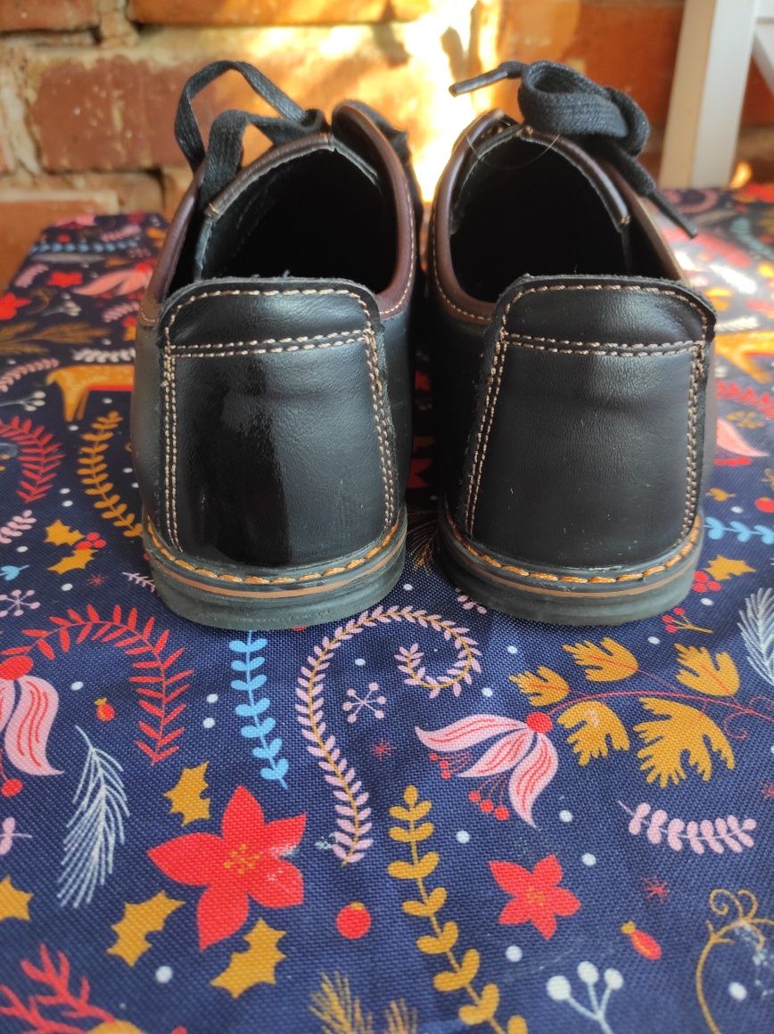 Eleganckie buty chłopięce, czarne, skórzane 37