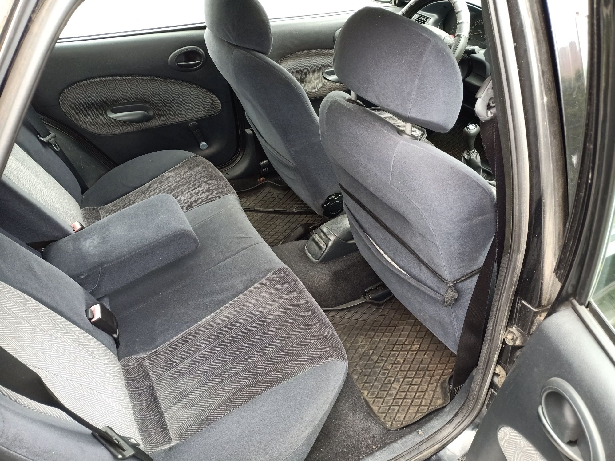 Ford Escort 1.6 benzyna