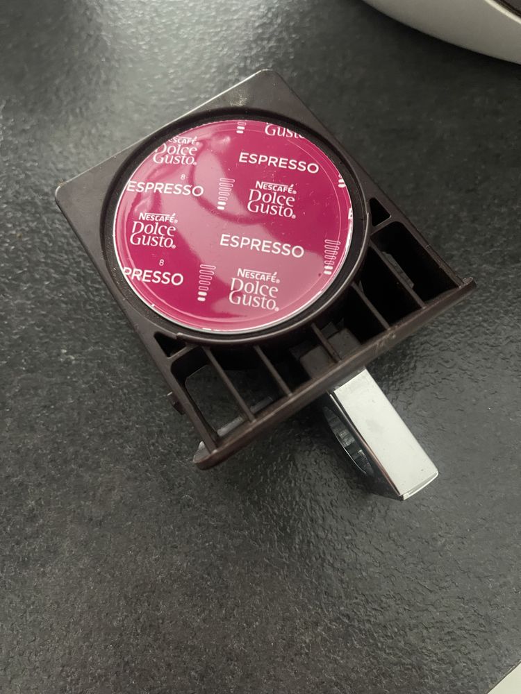 Капсульна кавомашина KRUPS DOLCE GUSTO.