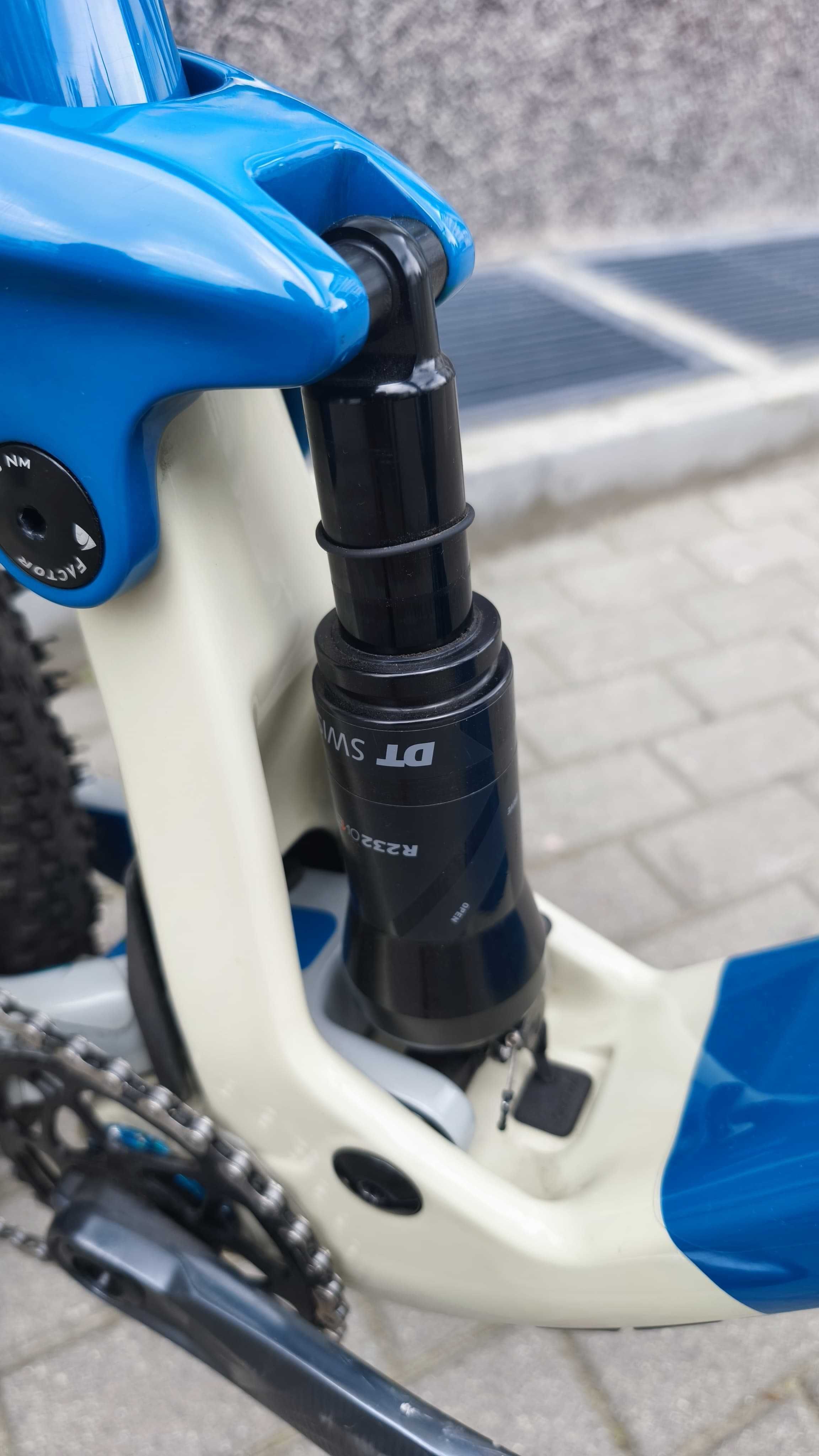 Rower Factor Lando XC Carbon AXS BlackInc DT Swiss CeramicSpeed L TOP!