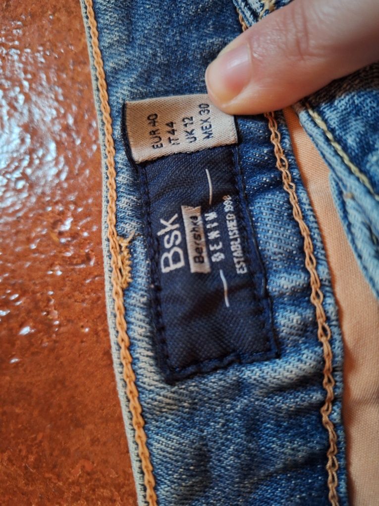 Calções Ganga Bershka - Super Curtos

Super Curtos

Tamanho 40

Usados