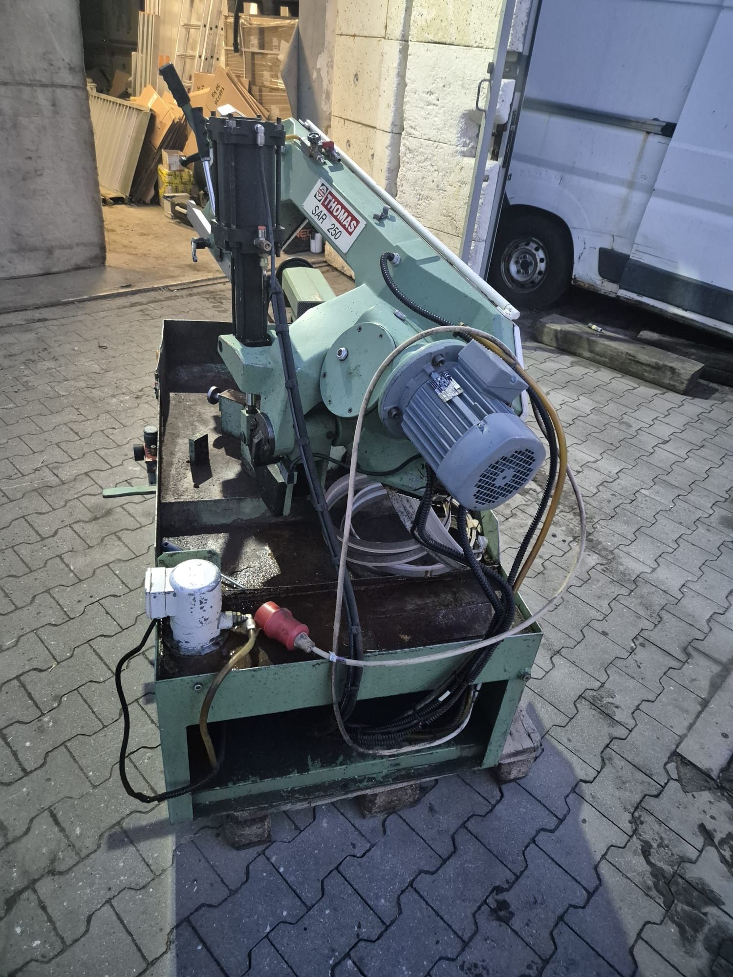 Piła tasmowa przecinarka do metalu Thomas SAR 250