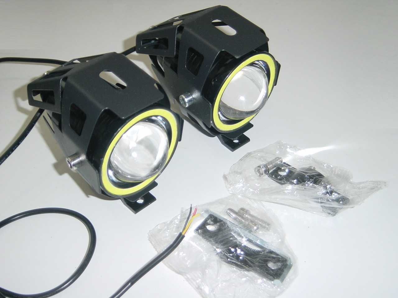 Faróis auxiliares LED com máximo, médio, strobe e Angel Eyes