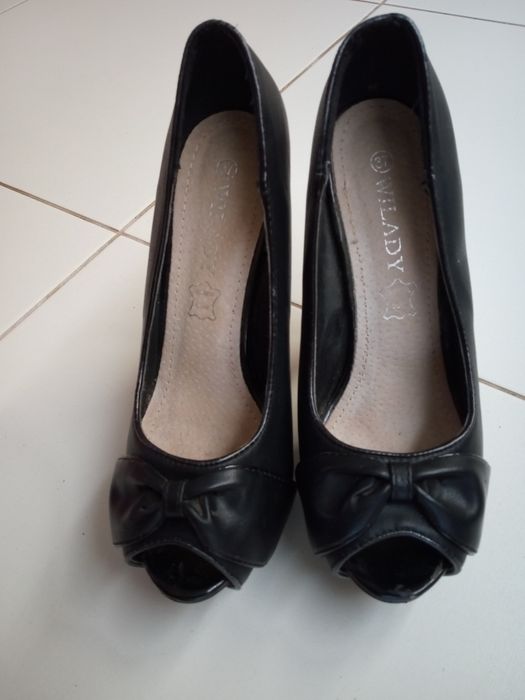 Vendo sapatos Zara e outras marcas conhecidas.
