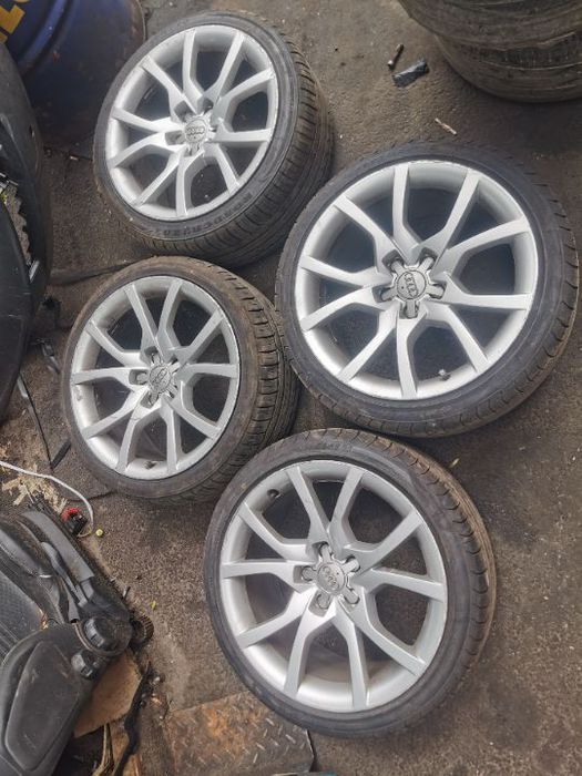 FELGI ALUMINIOWE KOMPLET AUDI TT A4 B8 A5 A3 8T0601025E 8,5J ET29 18&quot;