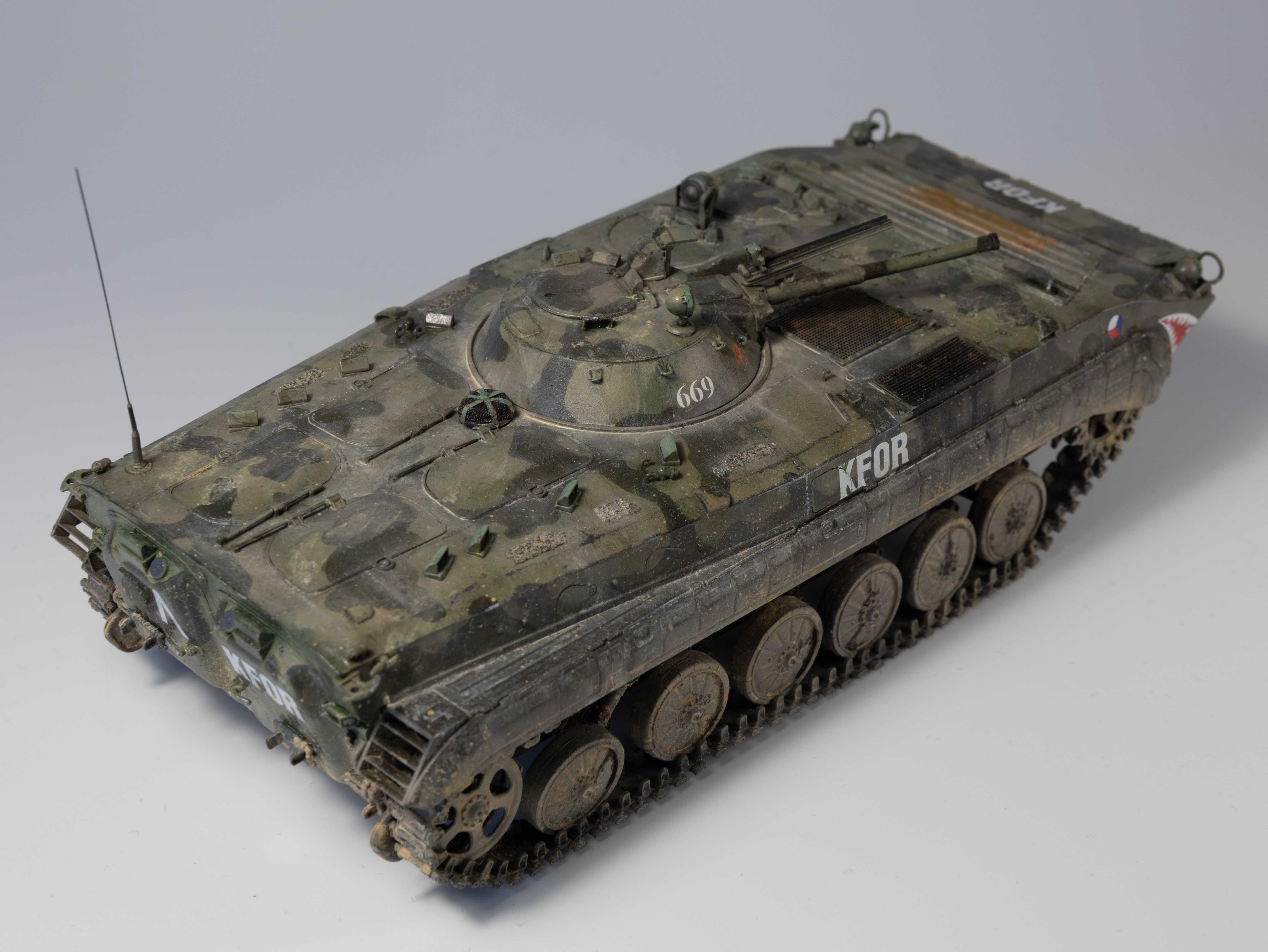 KFOR BMP 1 Trumpeter 1:35