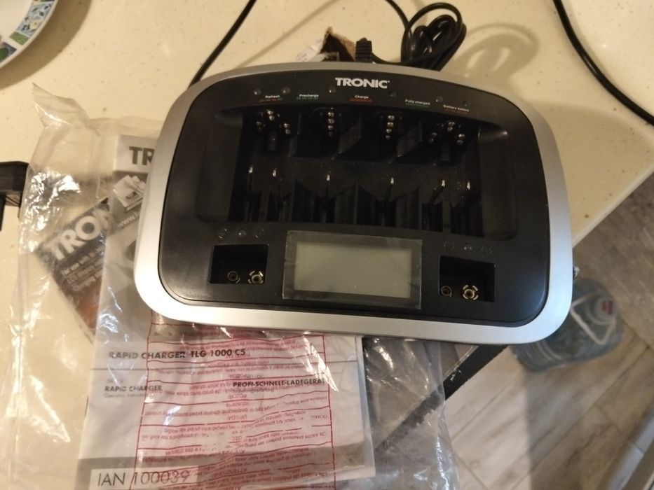 Tronic зарядний пристрій