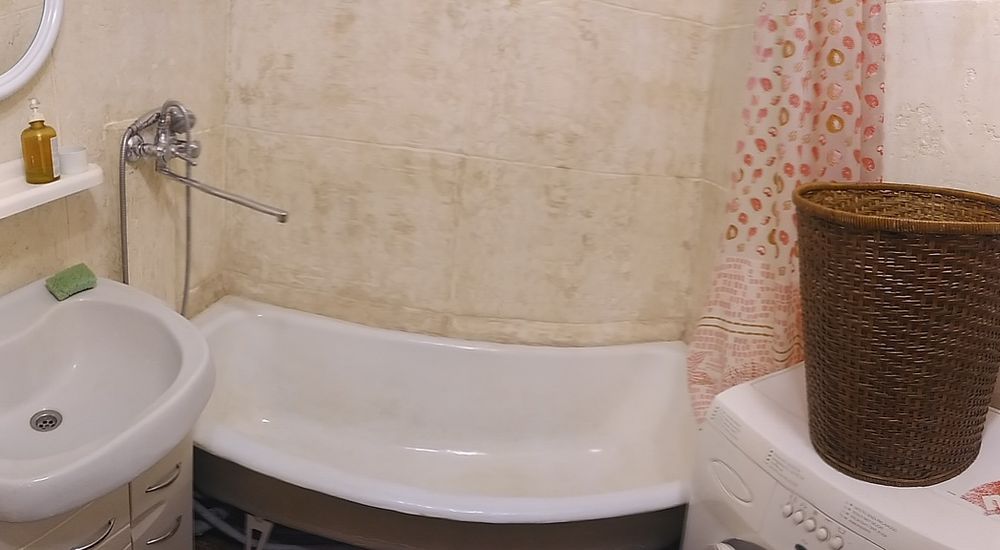 Посуточно, почасово 1к-я квартира 10 мин  пешком до метро Лесная-13-555.biz.ua