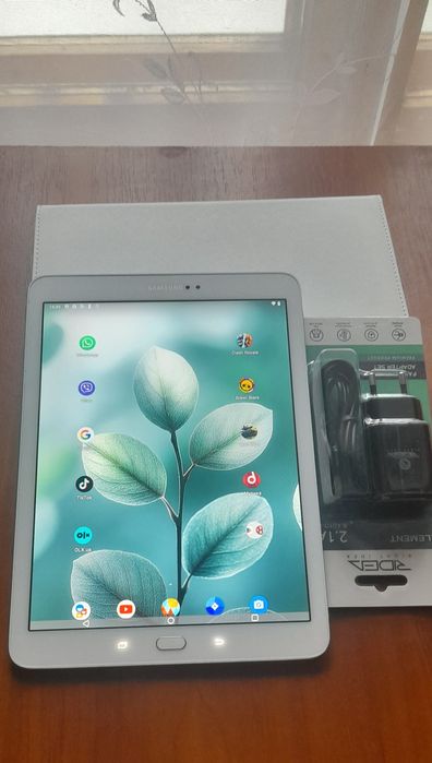 Samsung 9,7" AMOLED 8ядер 3Гб 32Гб LTE 4g ,батарея 8год