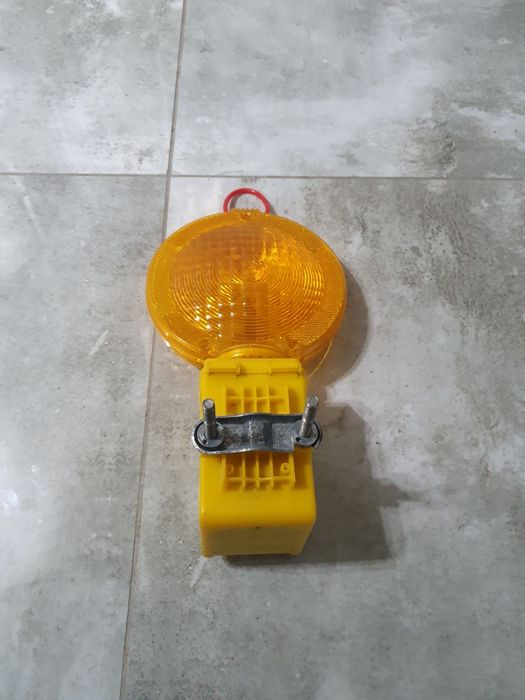 Światło  awaryjne  lampa  ostrzegawcza