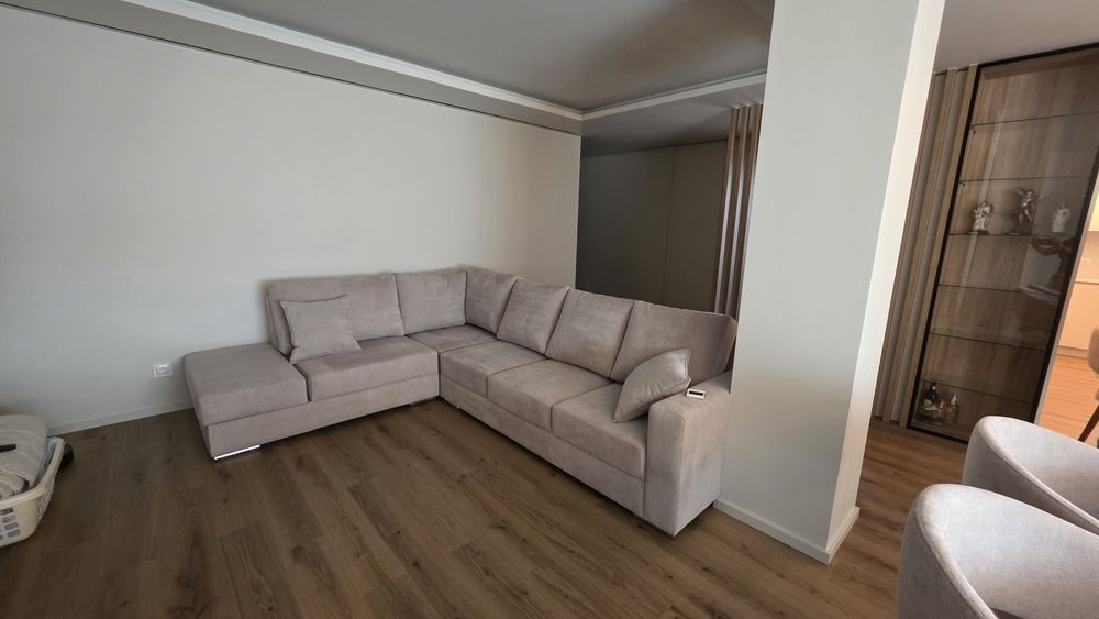 Sofá com chaise tecido lavavel Novo