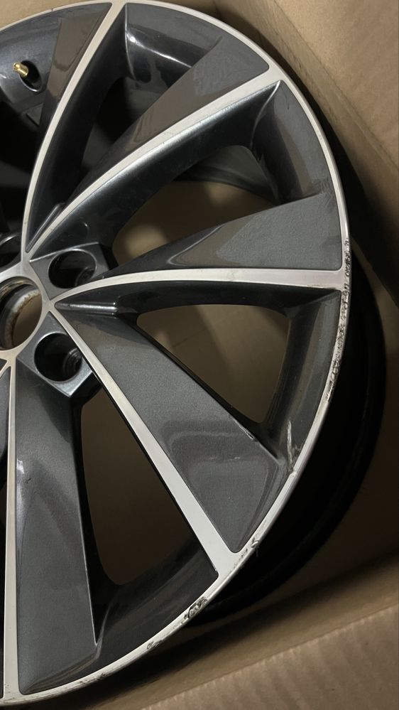 Felga aluminiowa 18 skoda superb