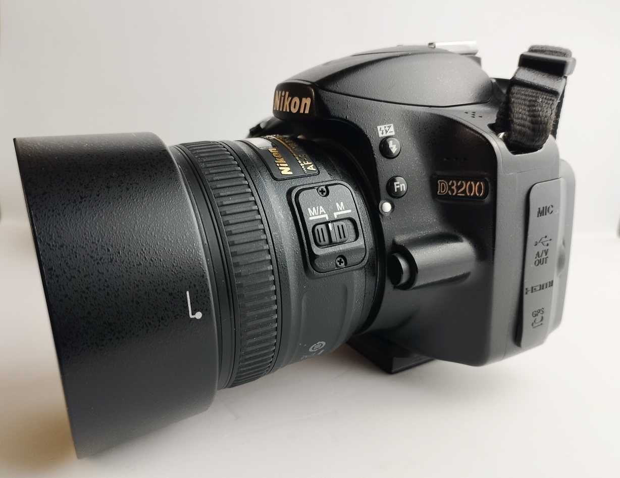 Nikon D3200 + AF-S Nikkor 50mm f/1.8 G