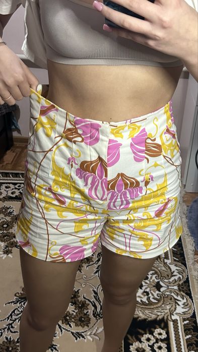 Жіночі шорти Zara зара/женские шорты светлые белые