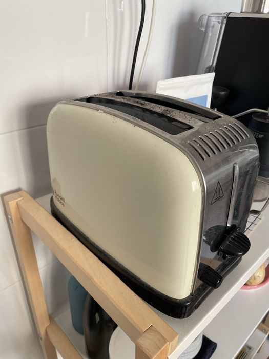 Torradeira Russel Hobbs