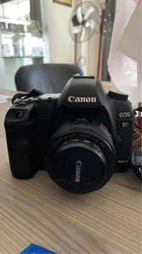 Canon 5D Mark 2 + 50 mm lens + 3 Baterii