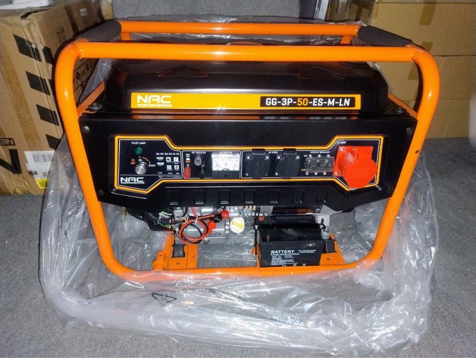 Бензиновий генератор