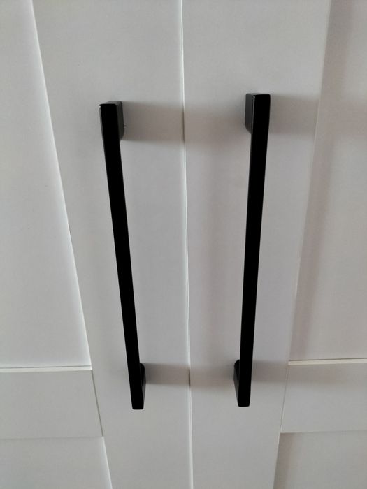 Меблі/ фурнітура/ Ручка (чорна матова) до шафи