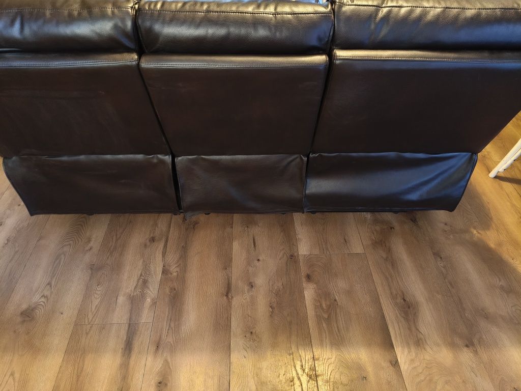 sofa z rozkładanym podnóżkiem. Jak Nowa !