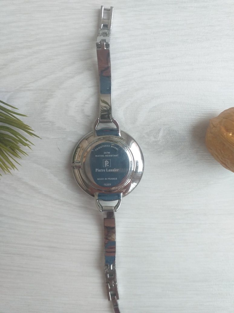 Годинник на руку Pierre Lannier дизайн / часы на руку Пьер Ланьер