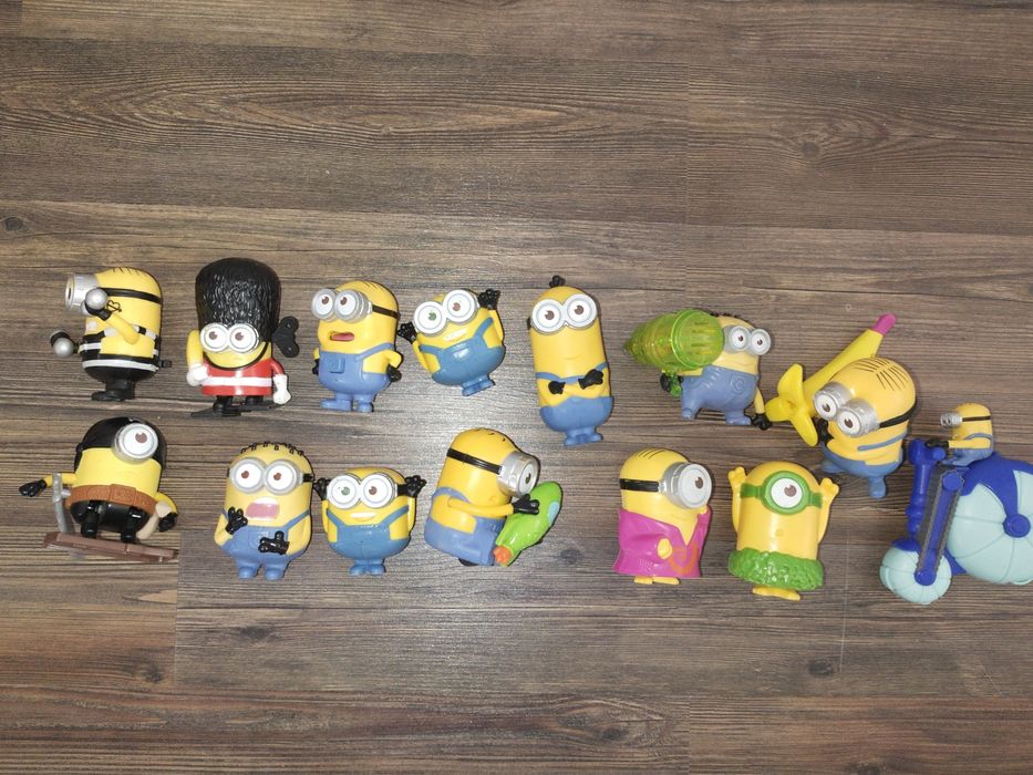 14 figurek figurki Minions Minionki