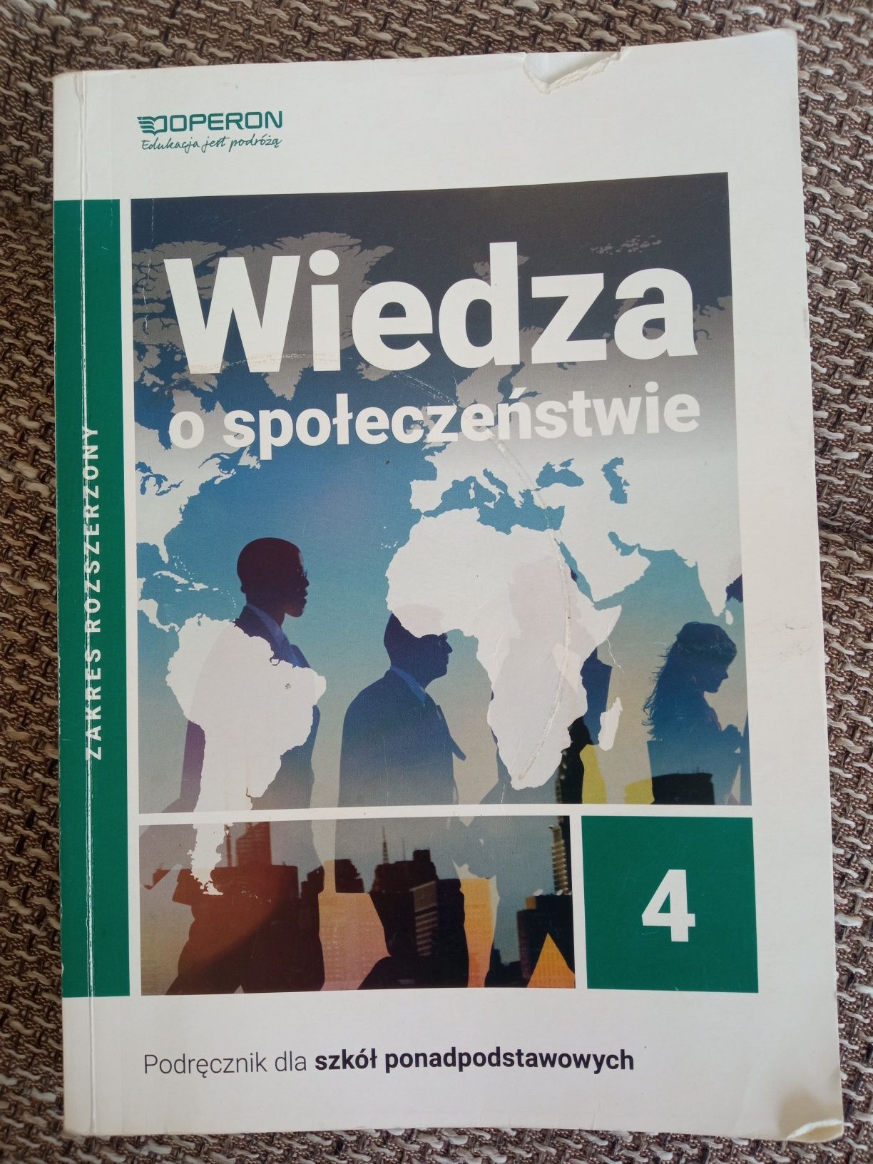 Wiedza o społeczeństwie 4