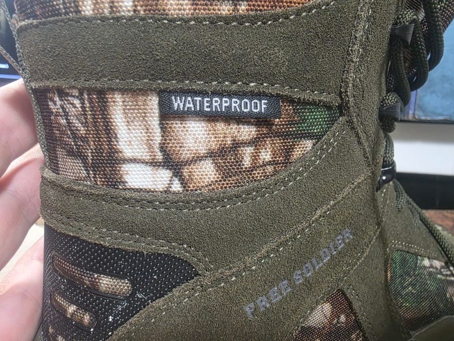 Фирменные ботинки