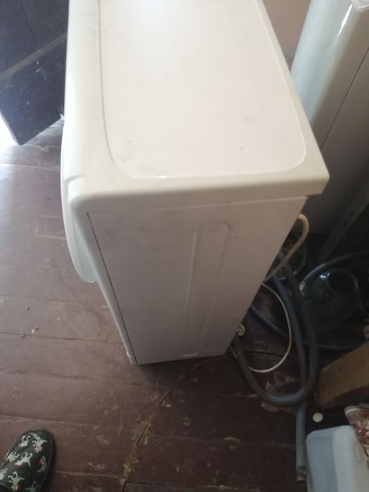 Продам стиралку под ремонт