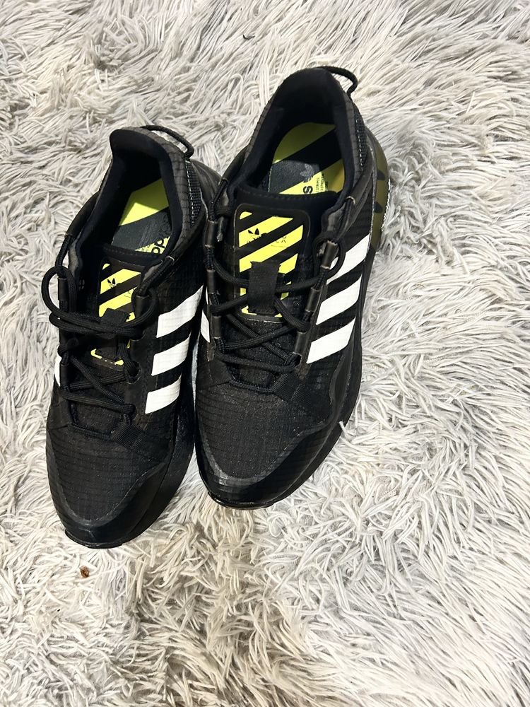 Calçado da adidas