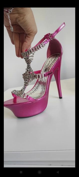 Fuksjowy metaliczne szpilki z kryształkami high heels lato