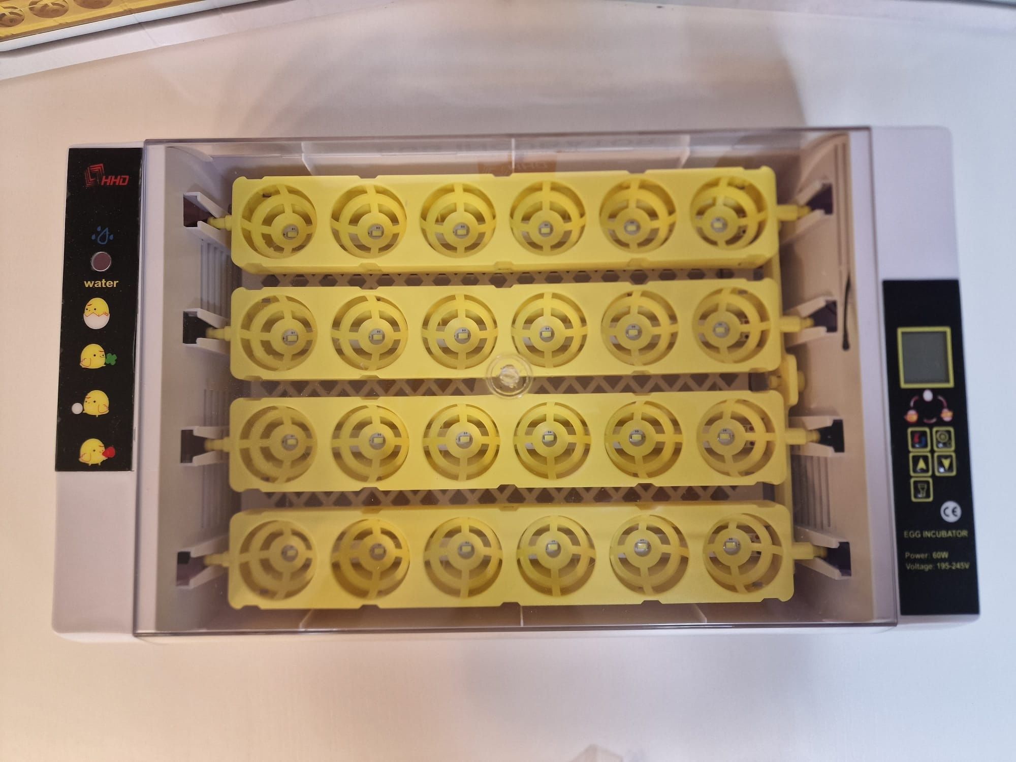 (NOVO) Chocadeira Incubadora Automática 24 ovos Galinha