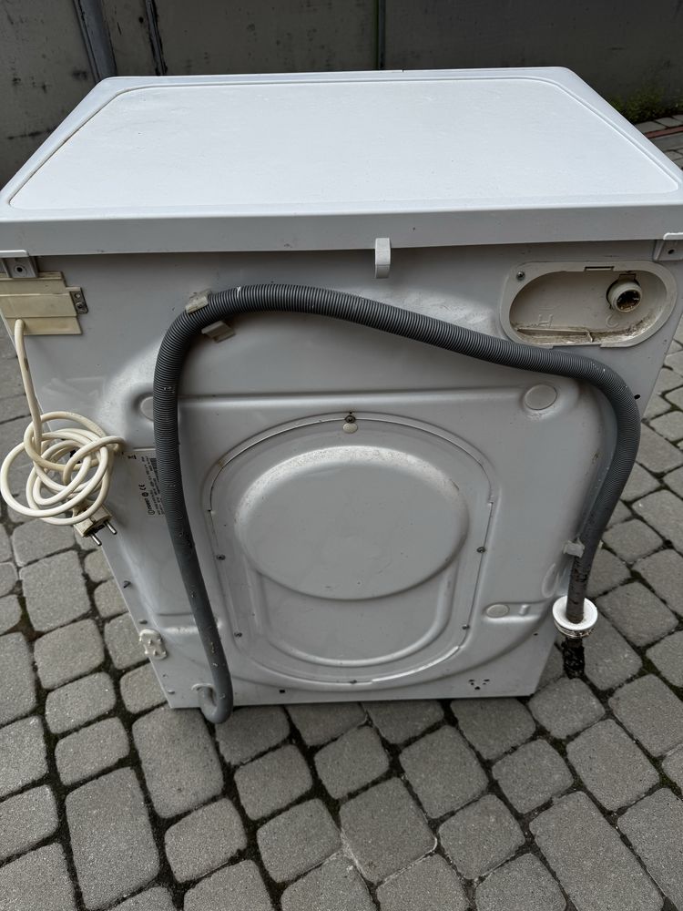 Пральна машина Indesit