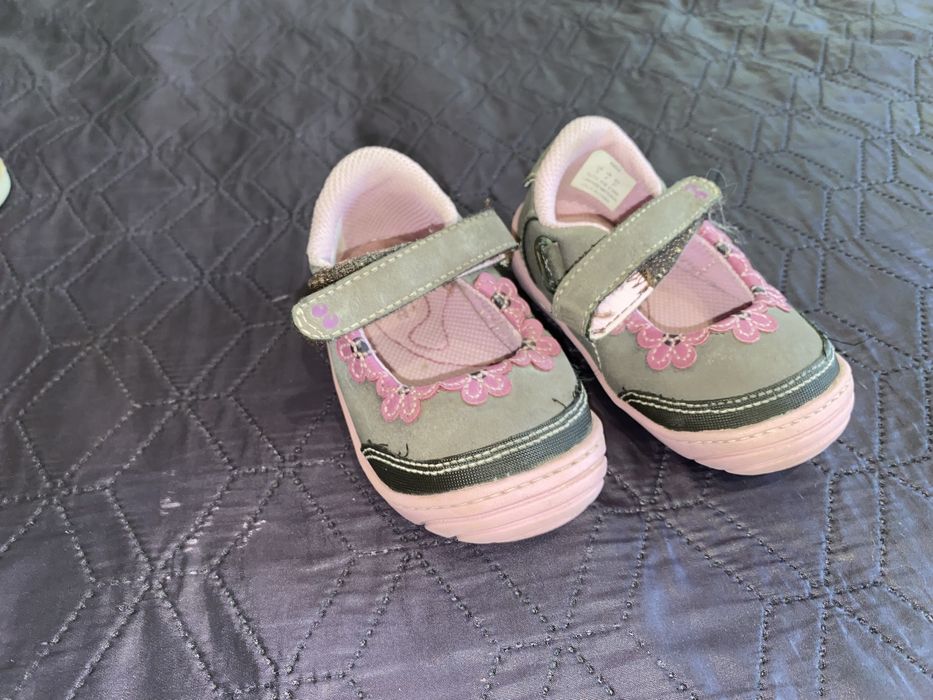 Дитячі тапки в гарному стані