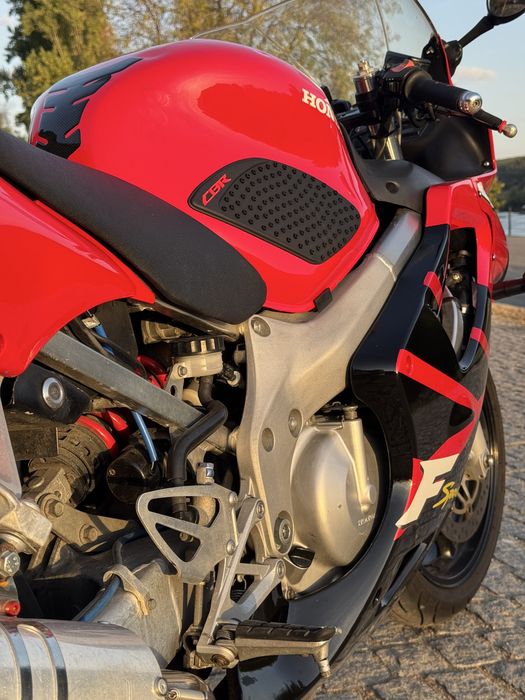 Honda CBR 600 F4