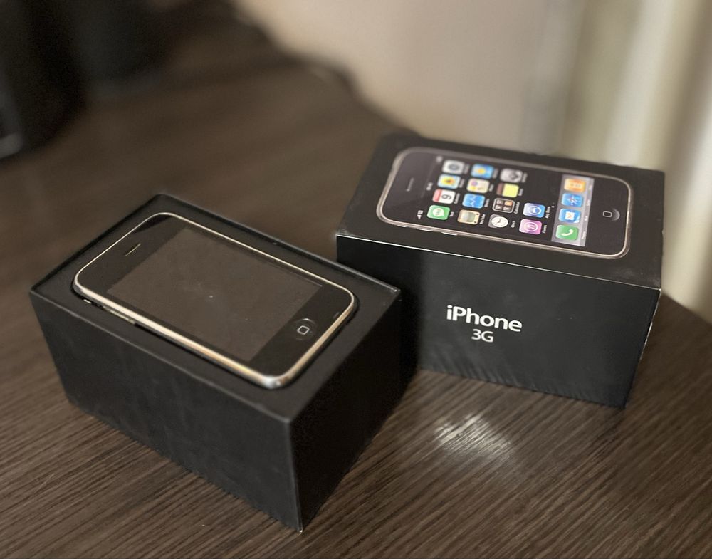 iPhone 3g в оригинальной коробке