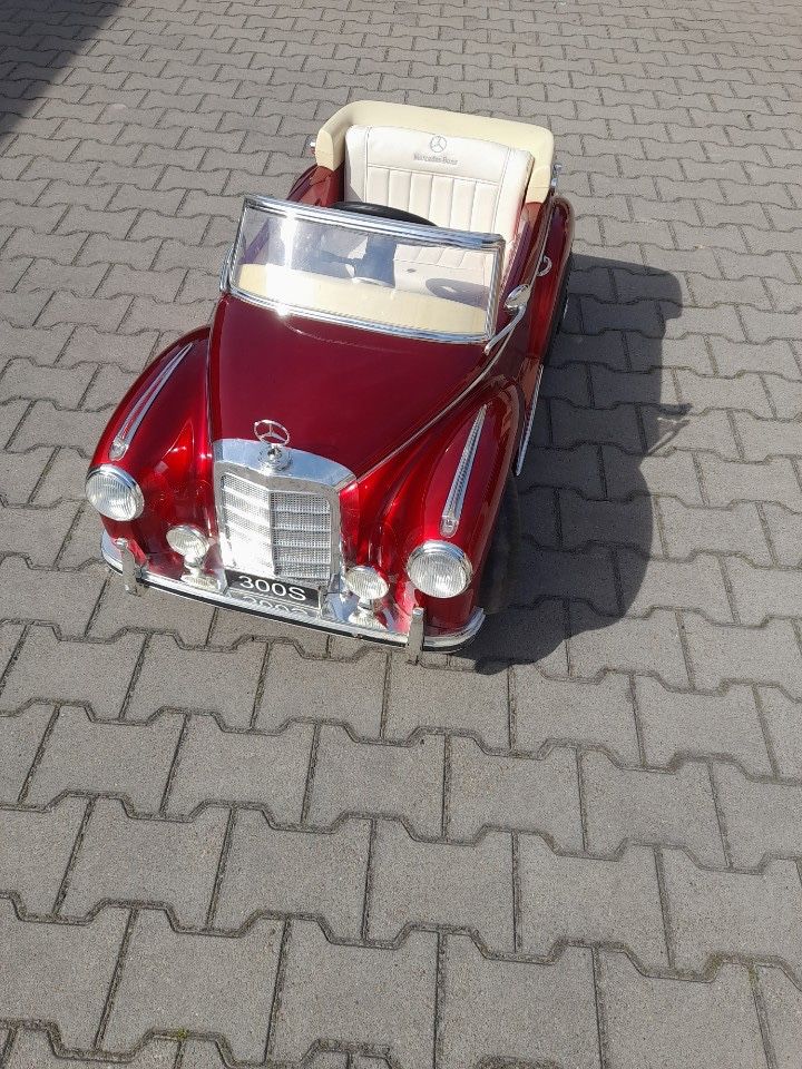 Akumulatorowy Mercedes 300S za pół ceny