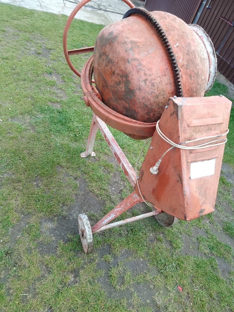 Betoniarka 145L 230v